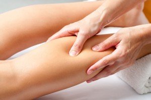 Druckmassage an der Wade