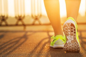 Laufschuhe einer Frau