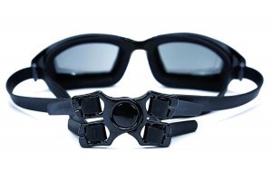 Tipps zur Reinigung der Schwimmbrille.