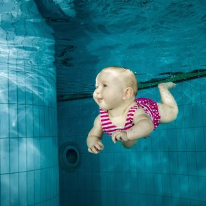 Das Babyschwimmen ist ein besonderer Moment.