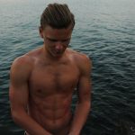 Mit dem Bauchtainer zum Sixpack.