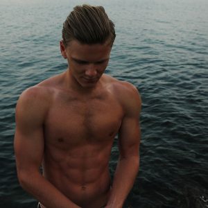 Mit dem Bauchtainer zum Sixpack.