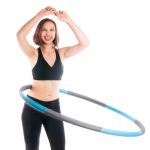 Das Training mit dem Hula Hoop Reifen ist sehr effektiv.