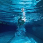 Eine Schwimmbrille sollte eine hundertprozentige Dichtigkeit gewährleisten.